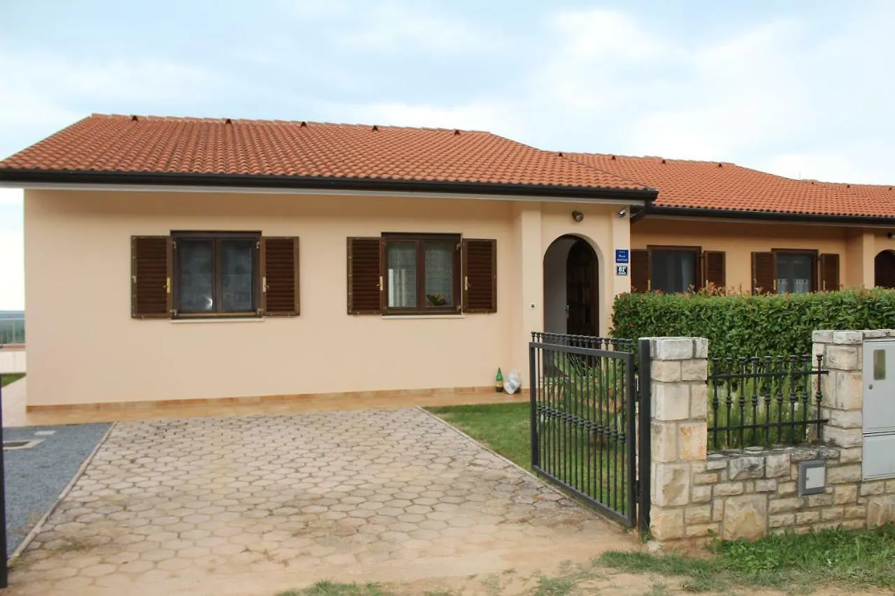 Holiday Home Mateo Kaštelir